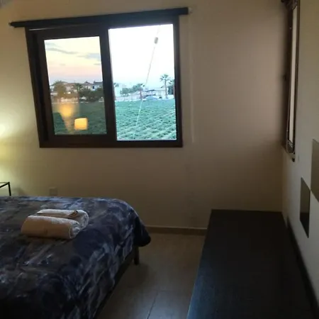 Pervolia Appartment דירה *